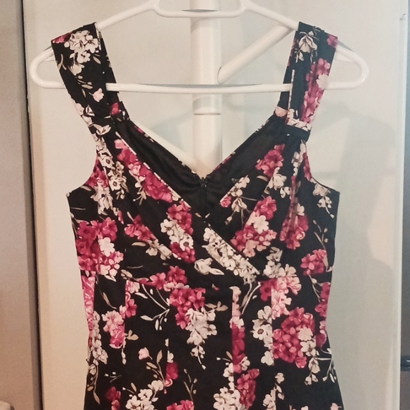Floral Dress from White House | Black Market - Picture 1 of 4
